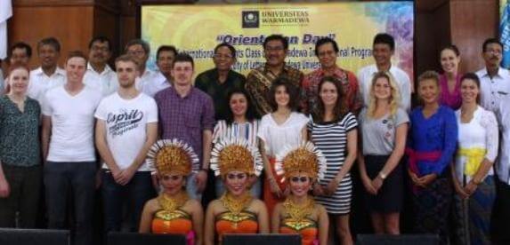 Students Welcome Warmadewa University